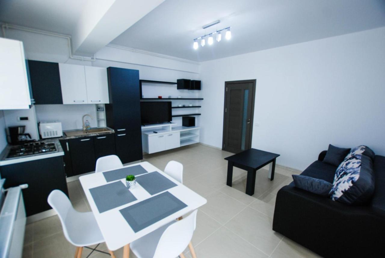 Ambra Apartment Mamaia-Nord นาโวดาริ ภายนอก รูปภาพ