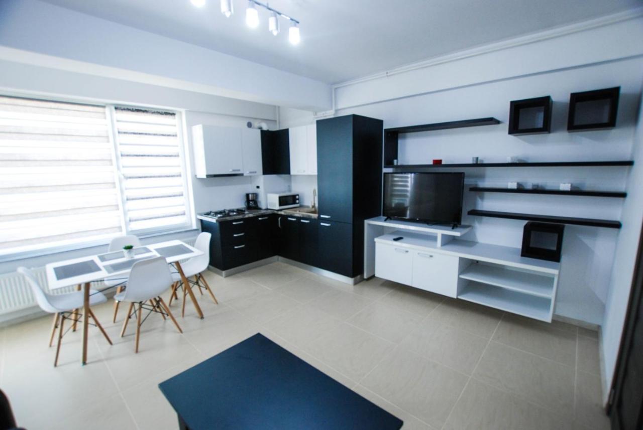 Ambra Apartment Mamaia-Nord นาโวดาริ ภายนอก รูปภาพ